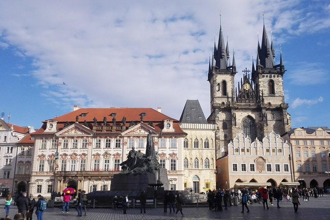 private-thousand-years-of-prague-architecture-tour