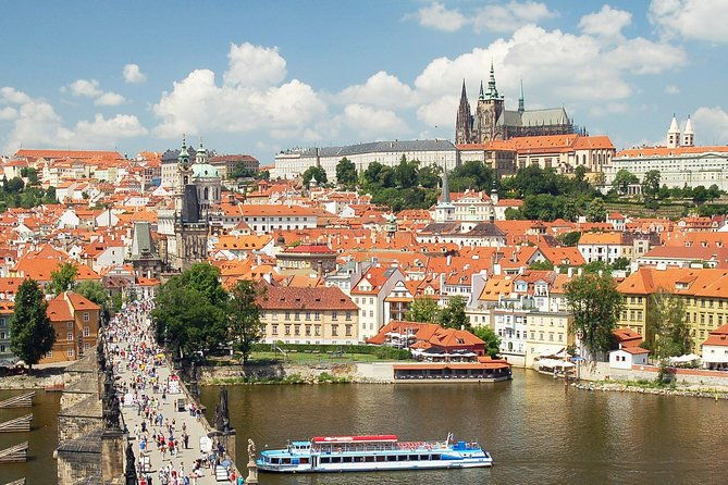 private-thousand-years-of-prague-architecture-tour