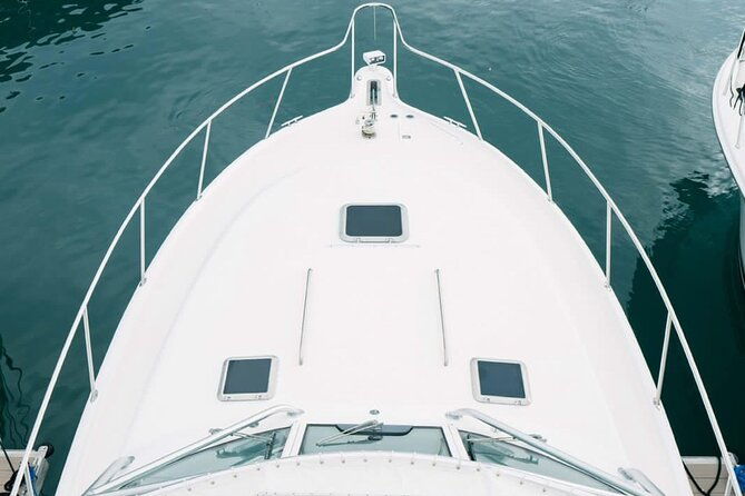 private-tiara-yach-40ft-half-day-activity-in-gulf-of-papagayo
