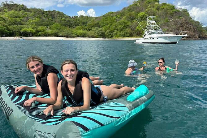 private-tiara-yach-40ft-half-day-activity-in-gulf-of-papagayo
