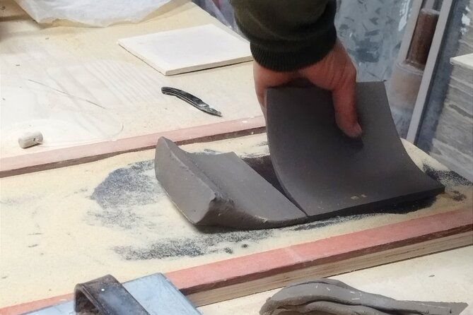 private-tiles-workshop-wine-tasting-and-sesimbra-tour-lisbon