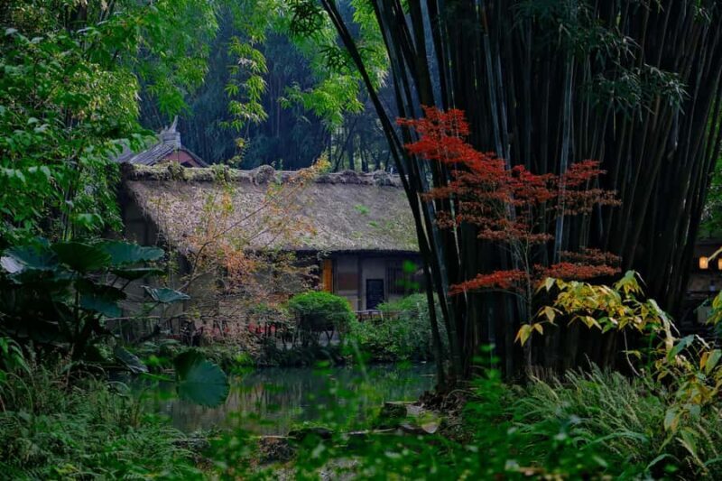 Private Tokyo Day Escape: Kamakura, Yokohama & Daikoku PA - Enoshima: Coastal Charm and Ocean Views