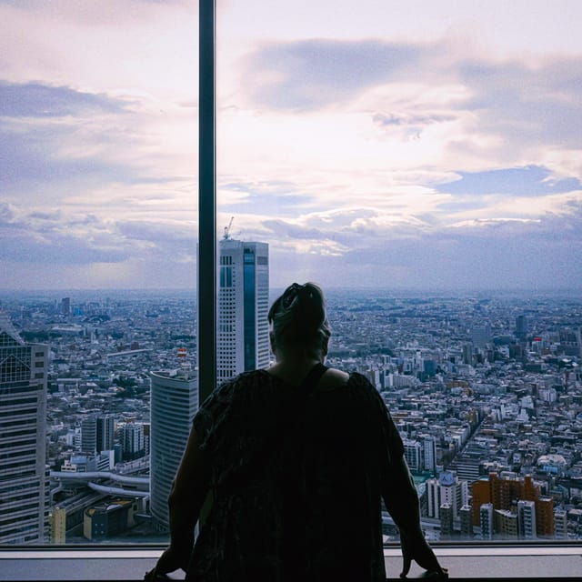 private-tokyo-shinjuku-bus-tour-with-licensed-guide