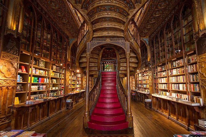 private-tour-2-days-from-1-to-8-people-to-porto-aveiro-nazare-obidos