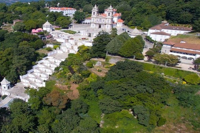 private-tour-3-days-fatima-aveiro-porto-guimaraes-braga-santiago-de-compostela