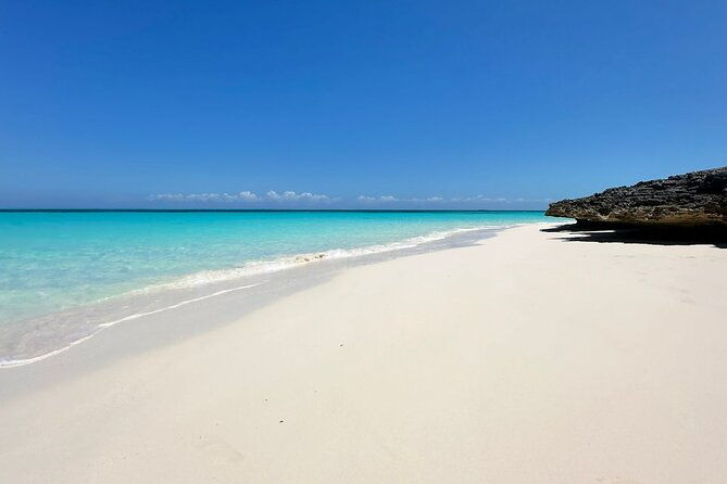 private-tour-45ft-powerboat-to-nearby-islands