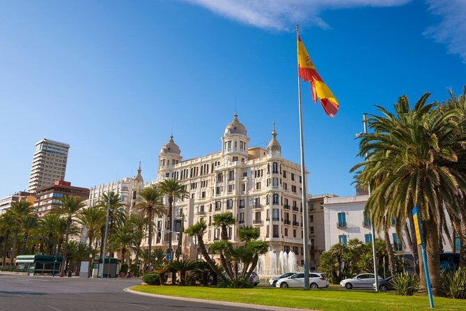 private-tour-all-of-alicante-city-castle-market-and-tapas