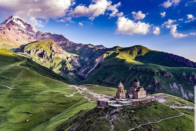 private-tour-ananuri-kazbegi-gudauri