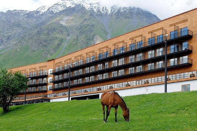 private-tour-ananuri-kazbegi-gudauri