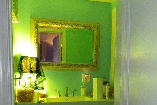 private-tour-and-seance-at-the-house-on-bourbon