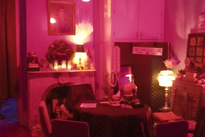 private-tour-and-seance-at-the-house-on-bourbon