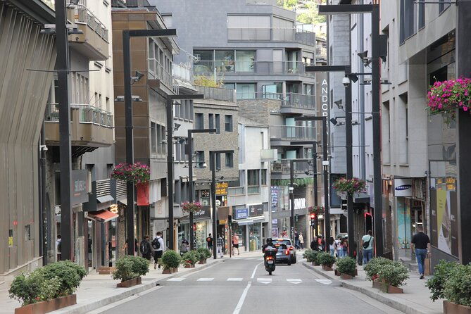 private-tour-andorra-la-vella-old-town-and-commercial-hub