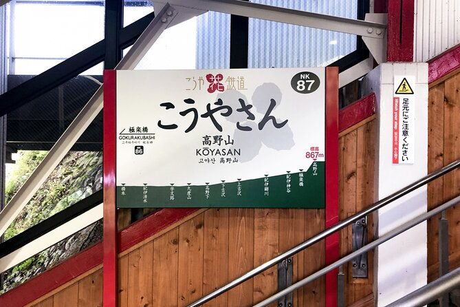 private-tour-at-the-sacred-sites-in-koyasan