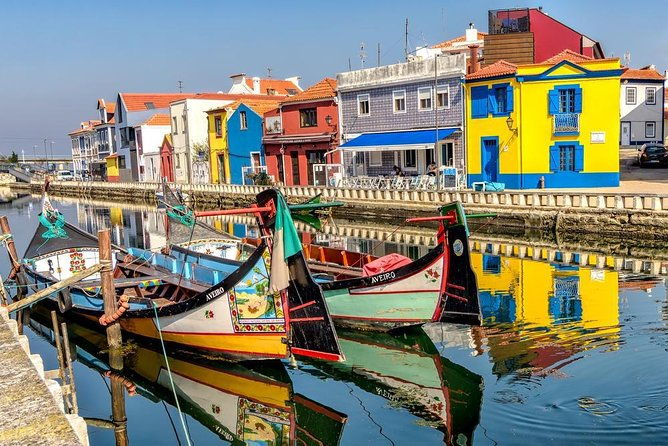private-tour-aveiro-little-venice-and-river-tour-moliceiro