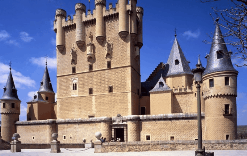 private-tour-avila-and-segovia-from-madrid-with-hotel-pickup