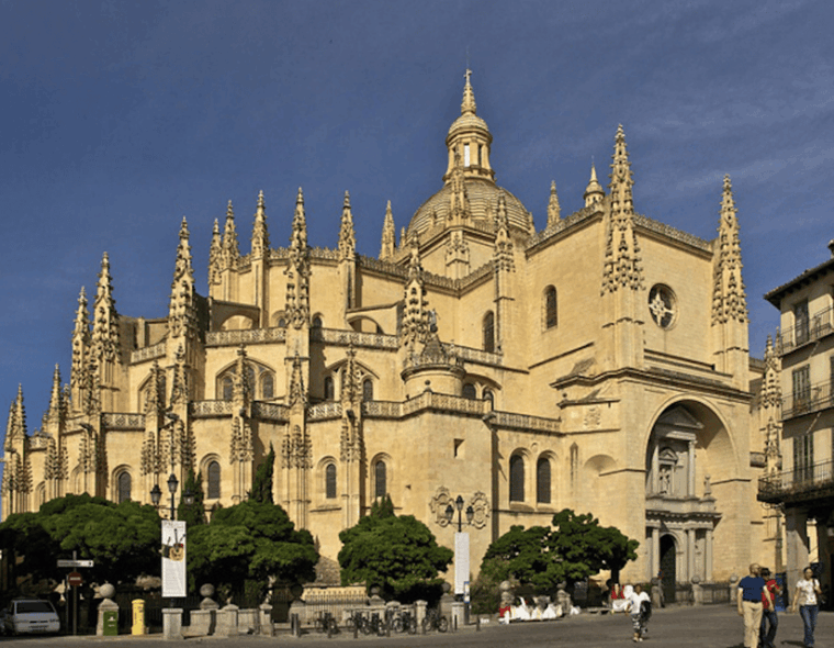 private-tour-avila-and-segovia-from-madrid-with-hotel-pickup
