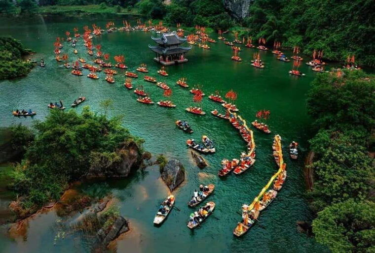 private-tour-bai-dinh-trang-an-mua-cave-full-day