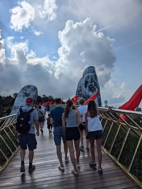 Private tour - Bana hills- golden hands bridge by night - Key Points