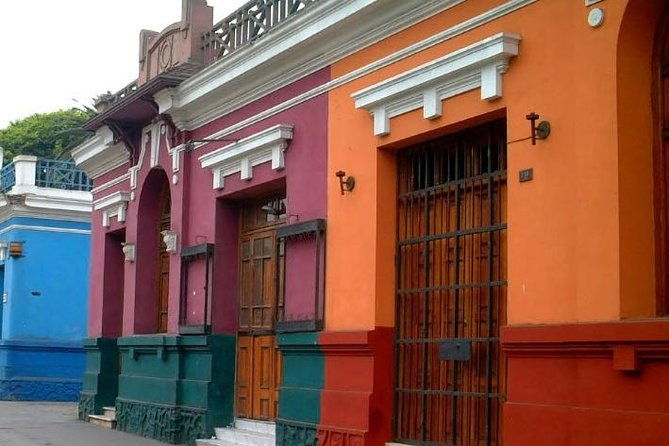 private-tour-barranco-sightseeing-tour-including-osma-museum-dedalo-store-and-the-bridge-of-sighs