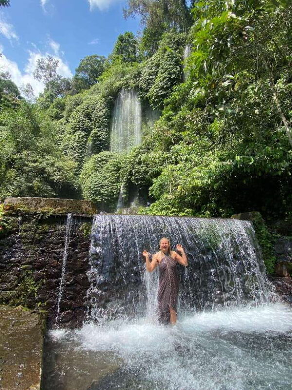 private-tour-benang-stokel-kelambu-waterfalls-sukarara