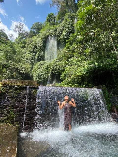 private-tour-benang-stokel-kelambu-waterfalls-sukarara