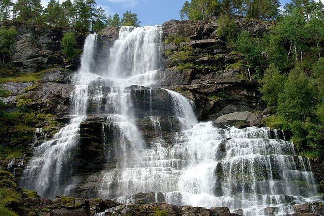 private-tour-bergen-to-oslo-naeroyfjord-cruise-flam-railway