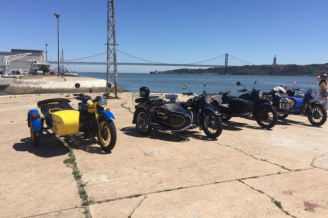 private-tour-best-of-lisbon-by-sidecar