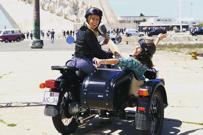 private-tour-best-of-lisbon-by-sidecar