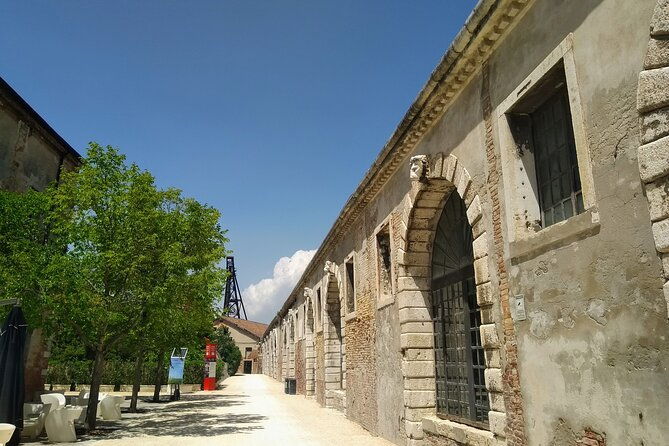 private-tour-biennale-of-venice-with-guide-2