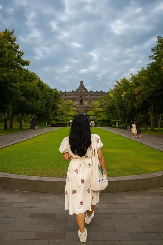 Private tour : borobudur-merapi lava tour-prambanan - What to Expect on This Tour