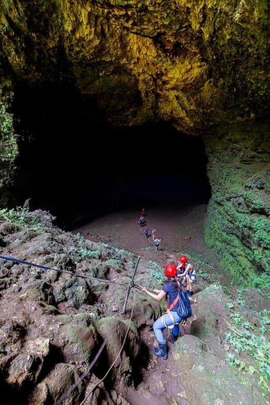 Private tour : borobudur-merapi lava tour-prambanan - FAQ