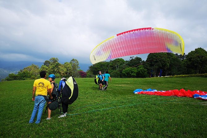 private-tour-bucaramanga-paragliding-adventure