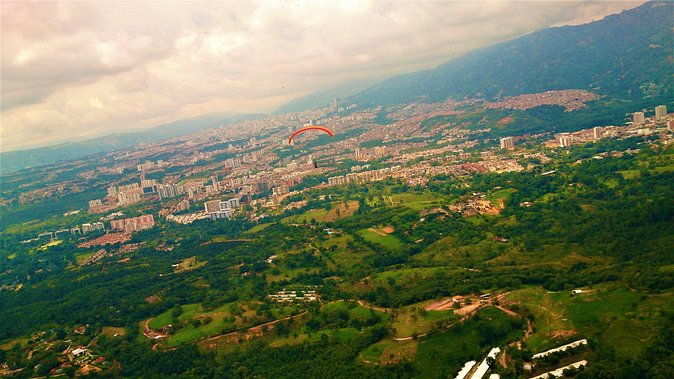private-tour-bucaramanga-paragliding-adventure
