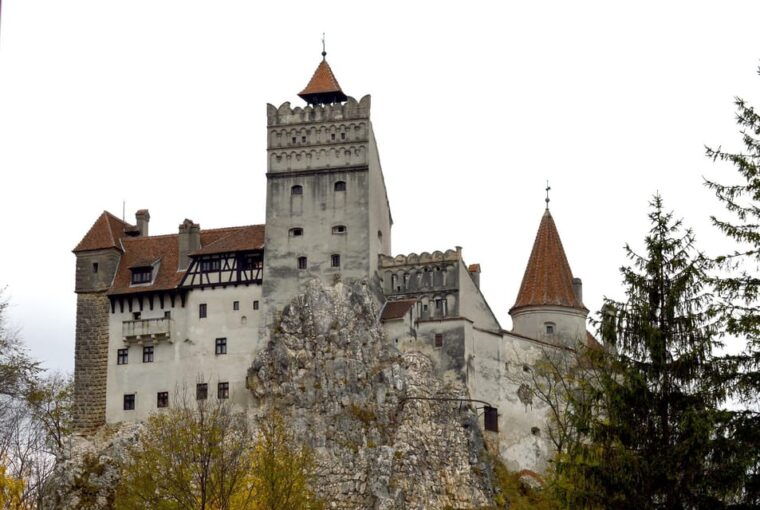 private-tour-bucharest-wednesday-dracula-peles-3-castles