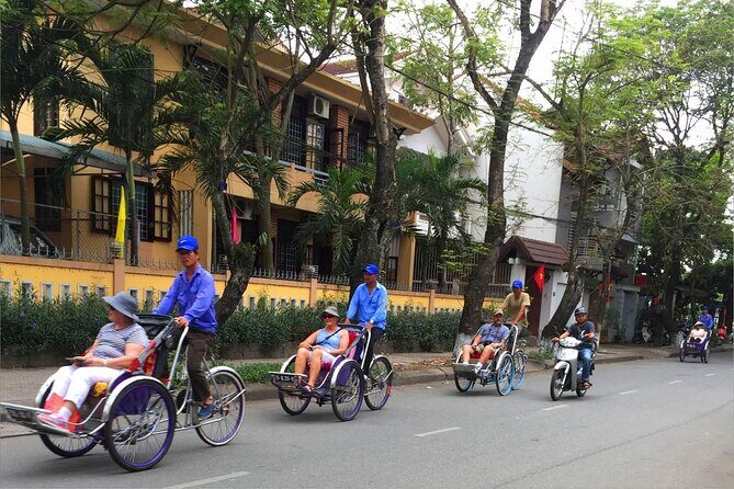 Private Tour by Cyclo Exclusive of Historical Sites - Key Points
