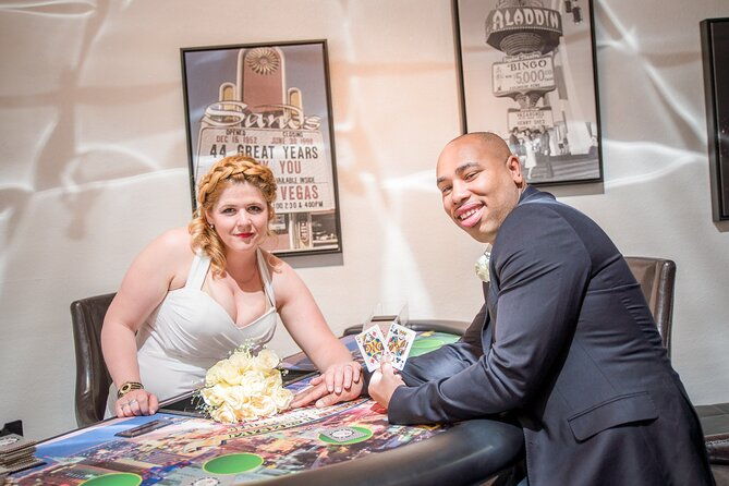 private-tour-by-limousine-of-las-vegas-chapel-row