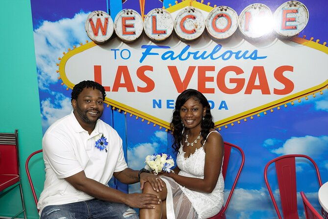 private-tour-by-limousine-of-las-vegas-chapel-row