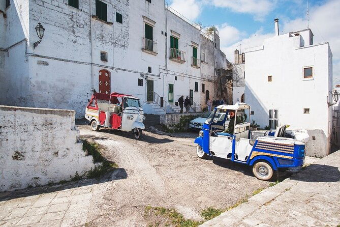 private-tour-by-tuk-tuk-of-the-ostuni-medieval-quarter