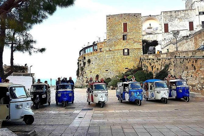 private-tour-by-tuk-tuk-of-the-ostuni-medieval-quarter