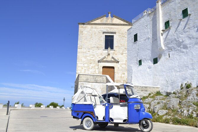 private-tour-by-tuk-tuk-of-the-ostuni-medieval-quarter