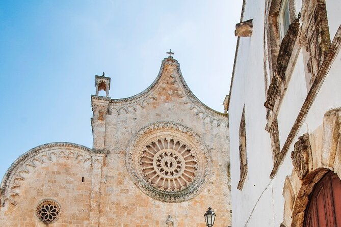 private-tour-by-tuk-tuk-of-the-ostuni-medieval-quarter