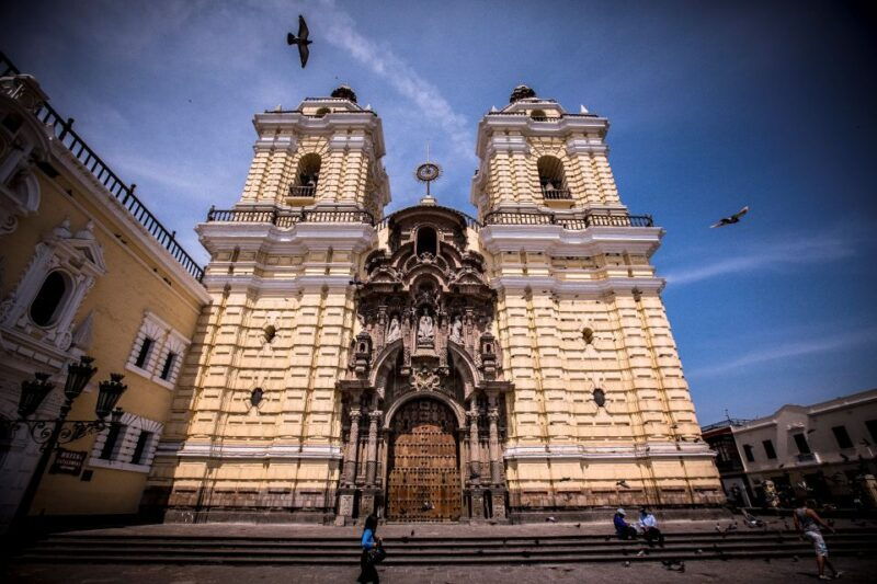 private-tour-casa-aliaga-san-francisco-convent-larco-museum
