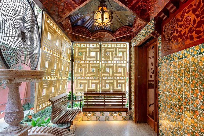 private-tour-casa-vicens-park-guell-tour-with-official-guide