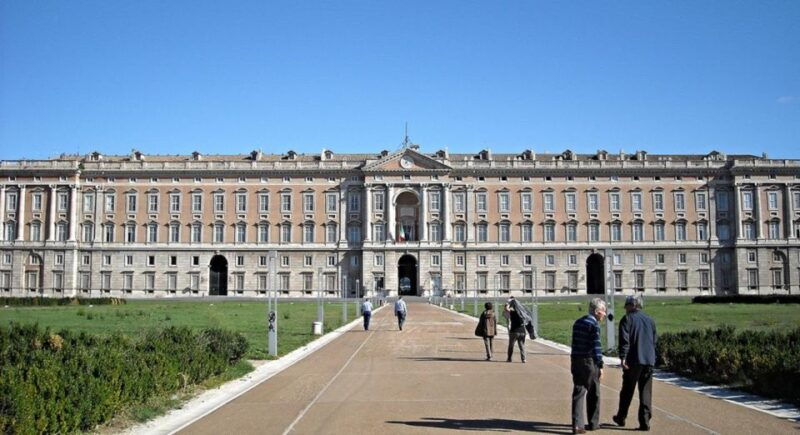 private-tour-caserta-royal-palace-outlet-shopping