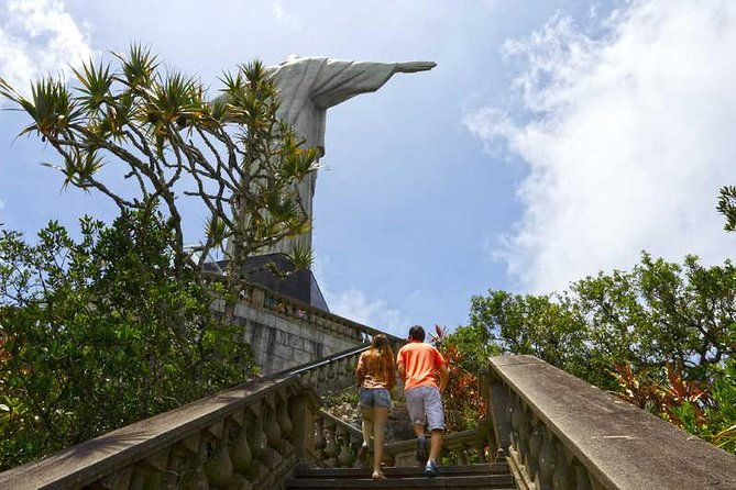 private-tour-christ-the-redeemer-sugarloaf-with-private-photographer