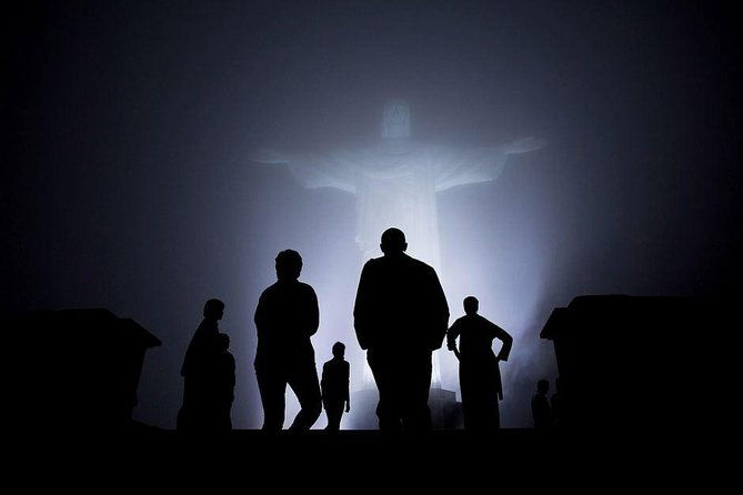 private-tour-christ-the-redeemer-sugarloaf-with-private-photographer