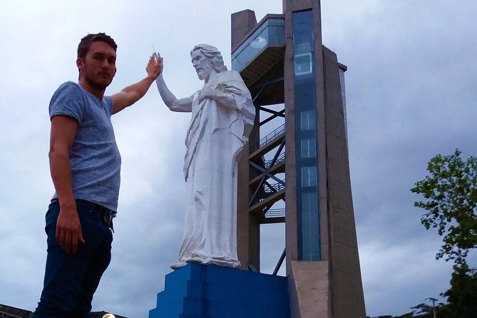 private-tour-city-night-tour-cerro-del-santisimo-culture