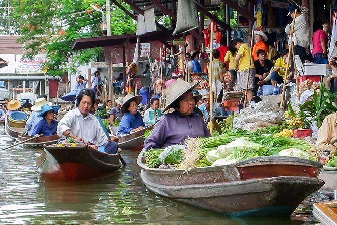 Private Tour : Damnoen Saduak Floating Market from Bangkok (SHA Plus) - Exploring the Market and Village Life