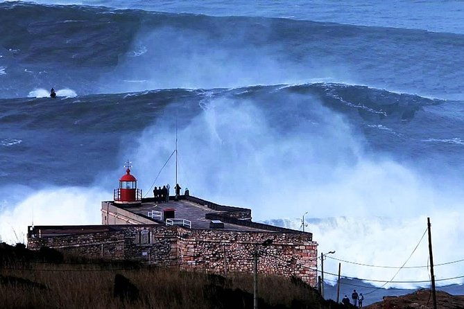 private-tour-discovery-fishing-village-of-nazare-and-the-giant-waves-with-traditional-lunch