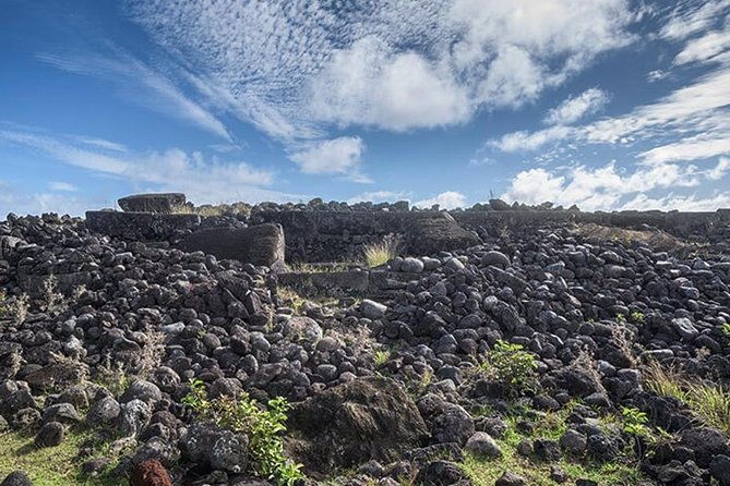 private-tour-easter-island-caves